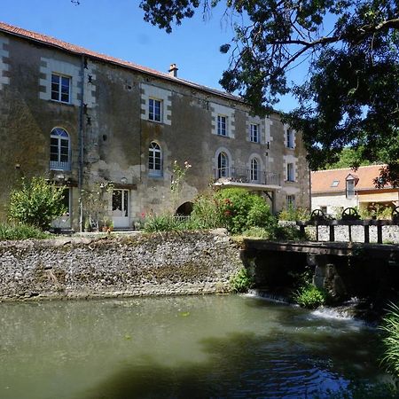 Le Moulin De Moquesouris - Chambres D'Hotes Et Table D'Hote Nazelles-Negron Exterior foto